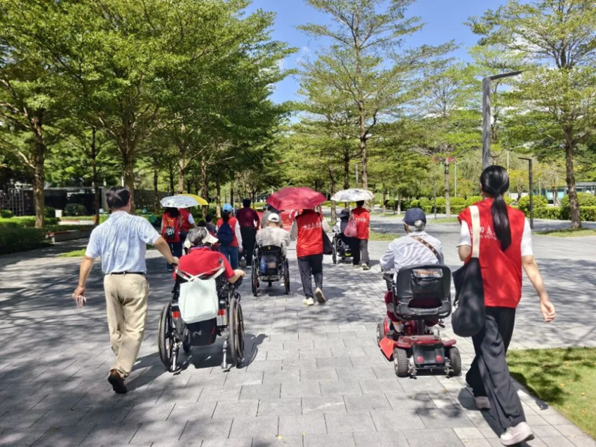 重阳踏秋吟雅韵 书香致远颂鹏城——“芬芳诗社”中华诗词精读沙龙项目重阳节采风圆满举行(图11)