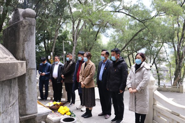 广西第一湾股份党支部开展党课党建学习, 召开党员、入党申请人学习《党章》读书会(图5)