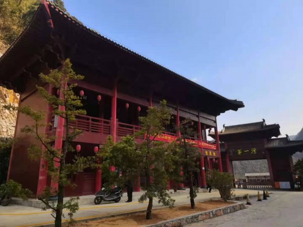 公司董事长吴进枝到景区检查部暑工作(图7) 公司董事长吴进枝到景区检查部暑工作(图7)