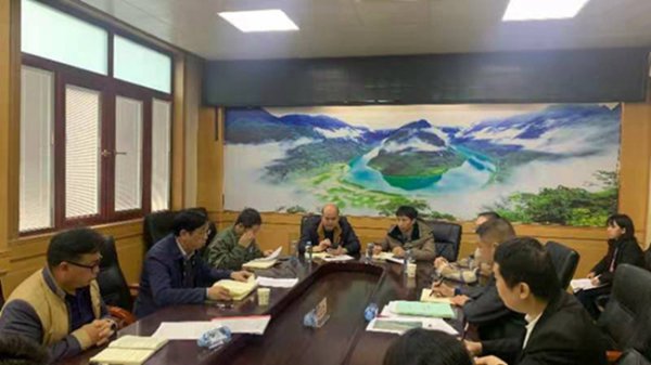 东兰县召开香河漂流项目建设推进会(图1)