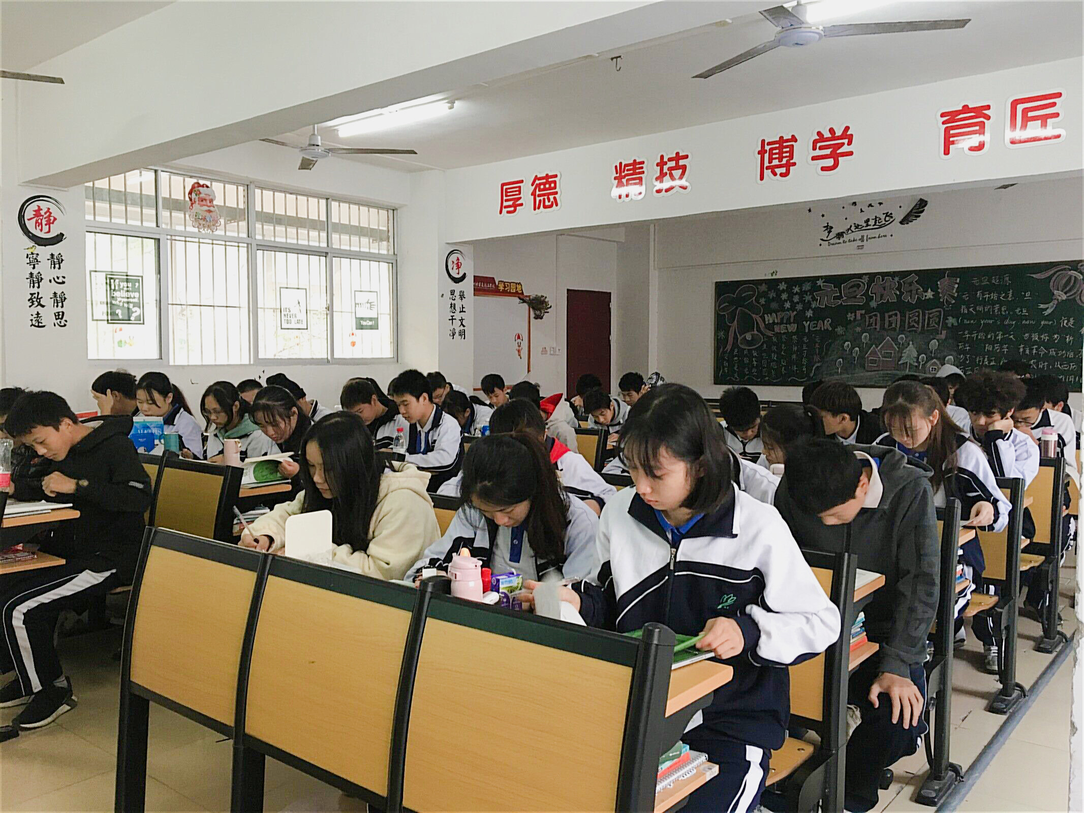 深圳华夏技校深耕职业教育 独树一帜擦亮技校品牌(图4) 深圳华夏技校深耕职业教育 独树一帜擦亮技校品牌(图4)