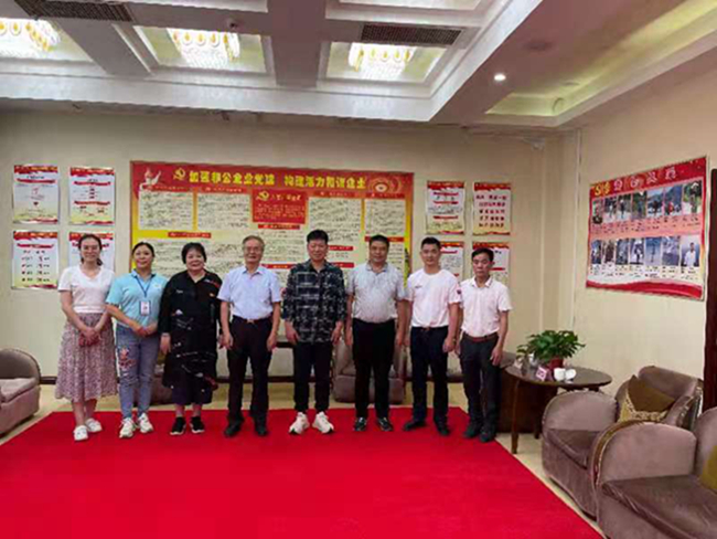 全国工商联原副主席庄聪生到广西东兰调研(图13) 全国工商联原副主席庄聪生到广西东兰调研(图13)