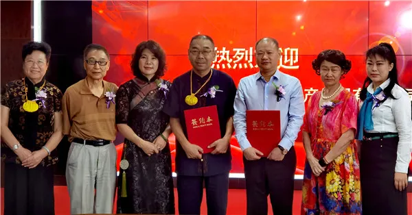 深圳文化产权交易所“非遗”文版通成功签约(图2) 深圳文化产权交易所“非遗”文版通成功签约(图2)