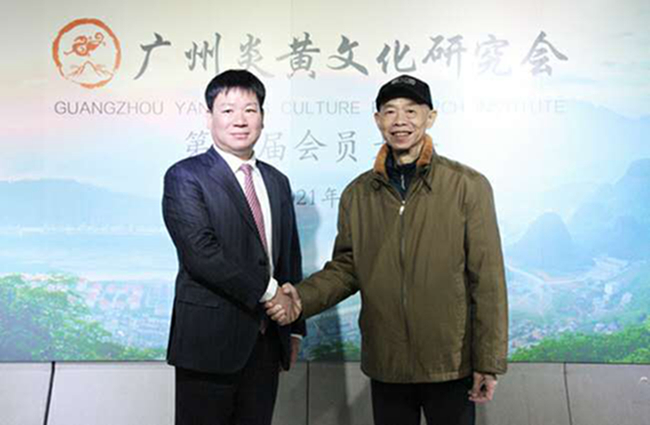 广州炎黄文化研究会会长吴进枝在粤参观建党100周年书画展(图11) 广州炎黄文化研究会会长吴进枝在粤参观建党100周年书画展(图11)