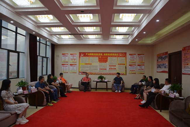 中央党校（国家行政学院）教授一行到广西东兰调研乡村振兴和康养旅游(图4)