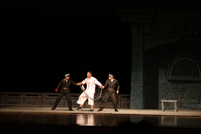 宝安原创现代粤剧《四块银元》上演(图8) 宝安原创现代粤剧《四块银元》上演(图8)