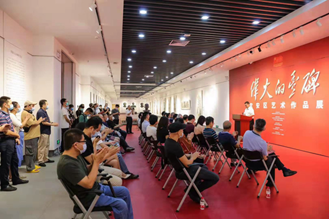 “伟大的丰碑”宝安区艺术作品展今日开幕(图1) “伟大的丰碑”宝安区艺术作品展今日开幕(图1)