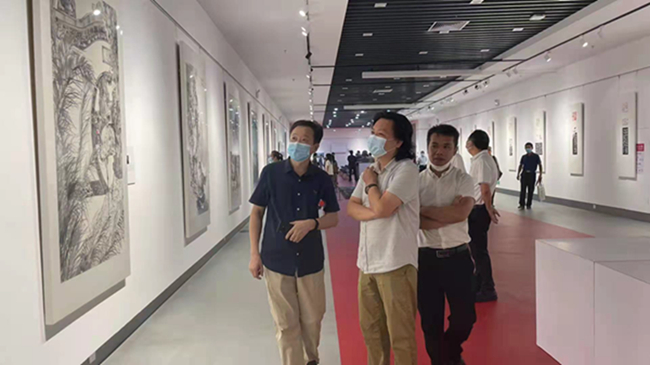 “伟大的丰碑”宝安区艺术作品展今日开幕(图3) “伟大的丰碑”宝安区艺术作品展今日开幕(图3)