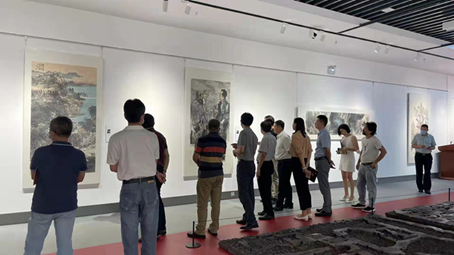 “伟大的丰碑”宝安区艺术作品展今日开幕(图7) “伟大的丰碑”宝安区艺术作品展今日开幕(图7)