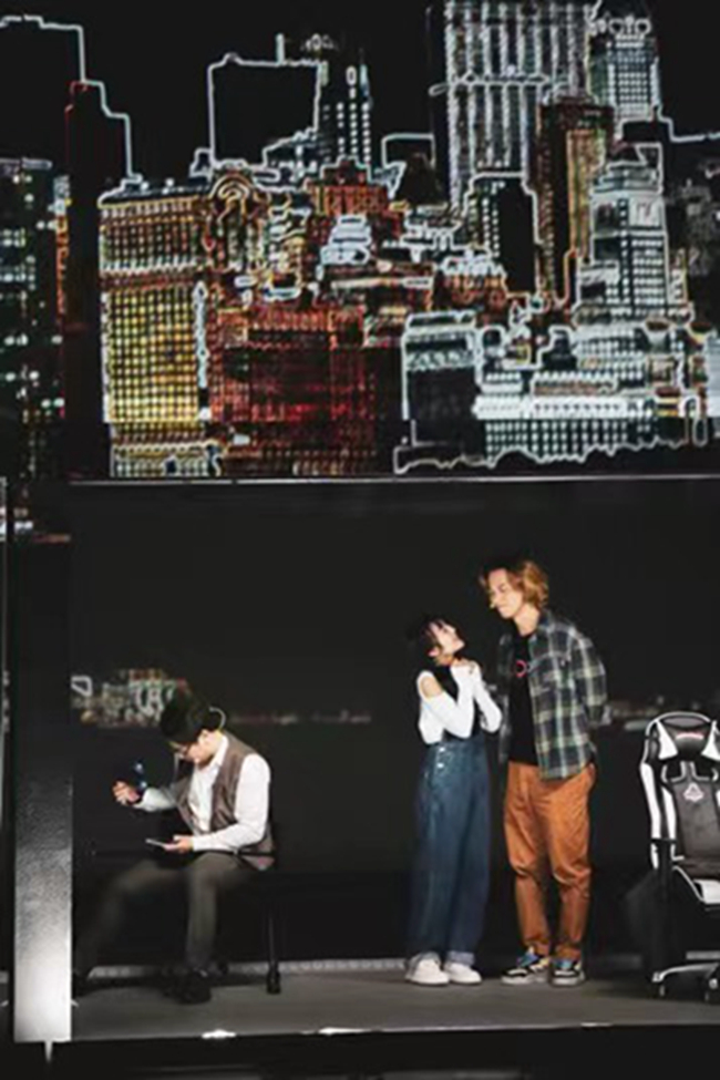 深圳原创话剧《游戏男孩》公益演出成功(图6) 深圳原创话剧《游戏男孩》公益演出成功(图6)