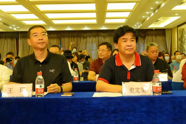 “党旗飘扬”深圳宝安全国摄影艺术展览开幕(图5) “党旗飘扬”深圳宝安全国摄影艺术展览开幕(图5)
