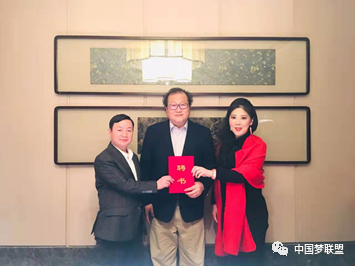 歌曲《中国梦》荣登香港卫视《世界华语原创音乐金曲榜》榜首(图7) 歌曲《中国梦》荣登香港卫视原创音乐金曲榜榜首(图7)