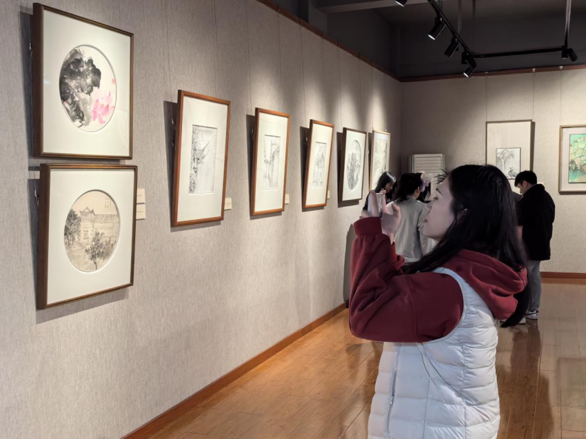 “写意岭南”李华中国画作品绘就岭南底蕴与风情(图9) “写意岭南”李华中国画作品绘就岭南底蕴与风情(图9)